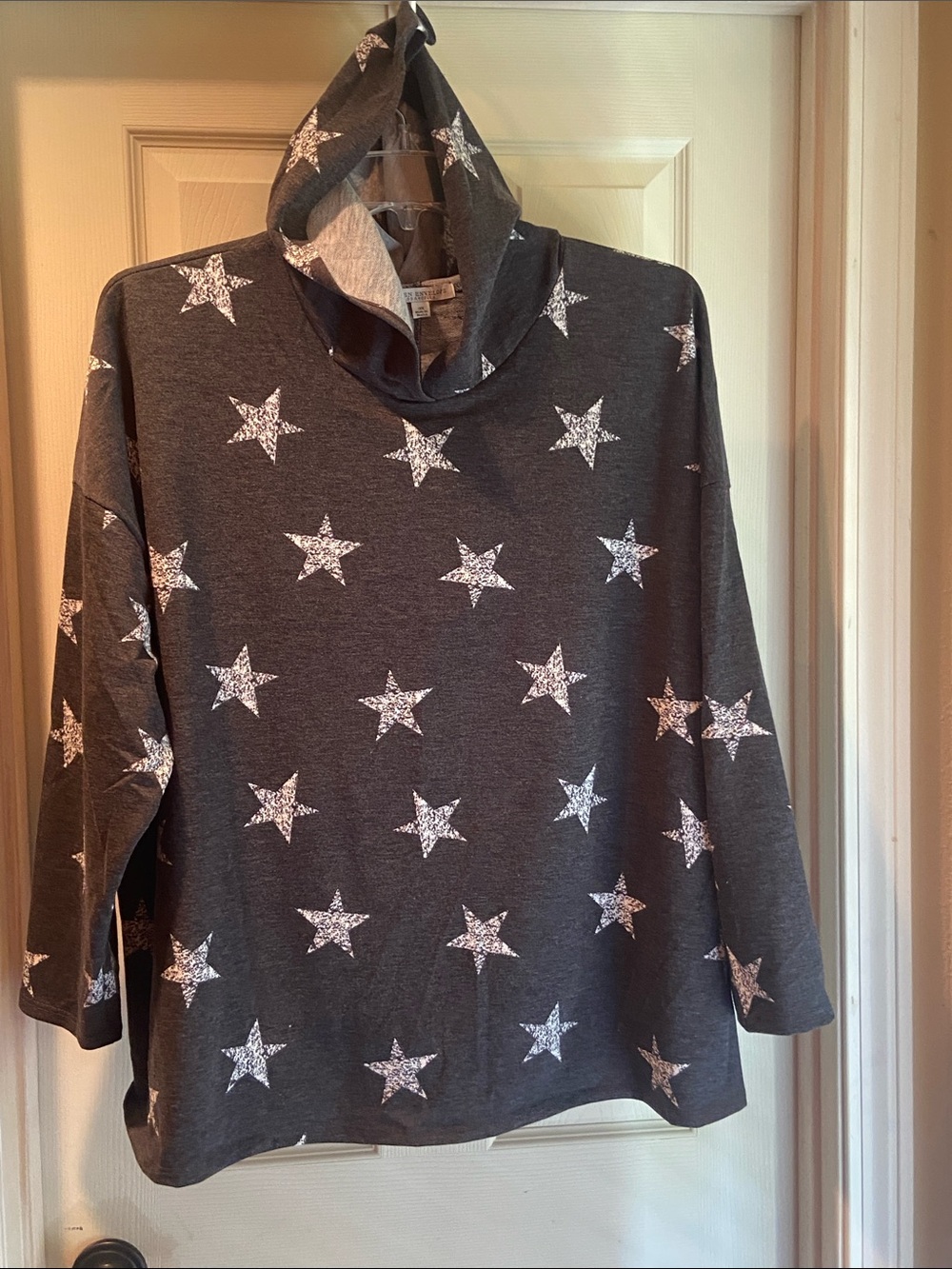Green Envelope Charcoal Star-Print Hoodie